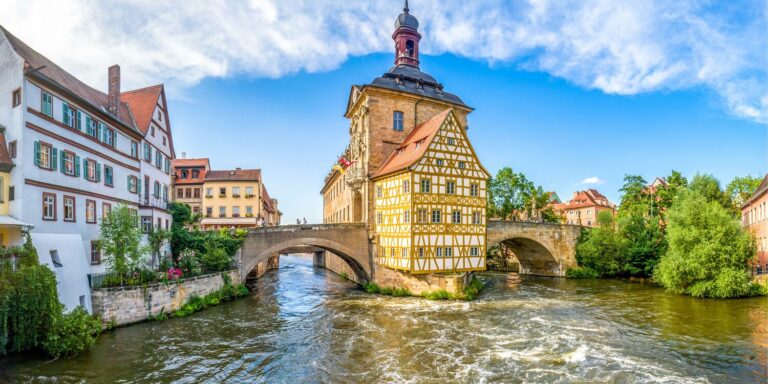 Bamberg_4000x2000~-~media--b2ec61fc--query